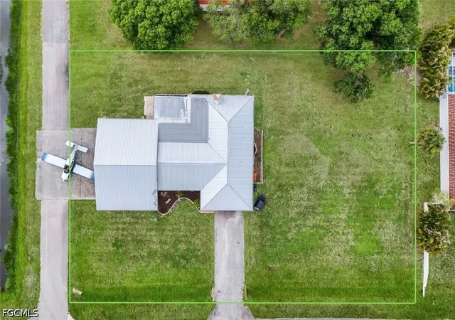 Photo 4 of Single family home for sale at 6711 Cadet Ave, Fort Myers, FL 33905 | MLS# 2026024292 | Listing updated on 2026-09-02