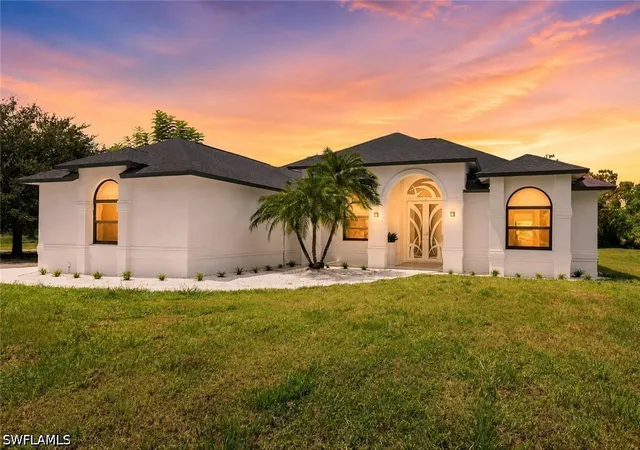Photo 1 of Single family home for sale at 221 10th Street Se, Naples, FL 34117 | MLS# 226021498 | Listing updated on 2026-09-06
