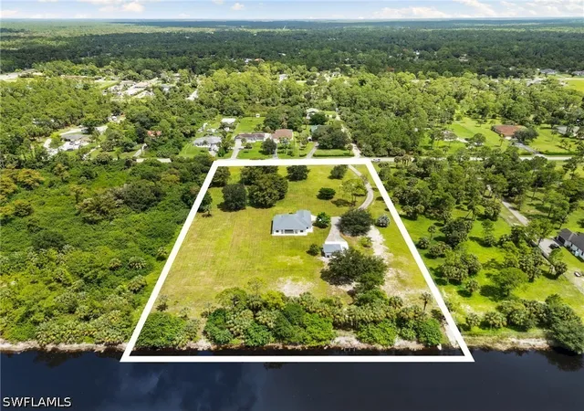 Photo 2 of Single family home for sale at 221 10th Street Se, Naples, FL 34117 | MLS# 226021498 | Listing updated on 2026-09-06