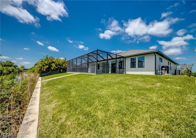 Photo 4 of Single family home for sale at 203 SW 14th Avenue, Cape Coral, FL 33991 | MLS# 2026024368 | Listing updated on 2026-09-02