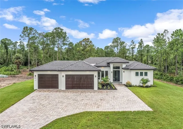 Photo 1 of Single family home for sale at 2840 Golden Gate Blvd W, Naples, FL 34120 | MLS# 226021680 | Listing updated on 2026-09-16