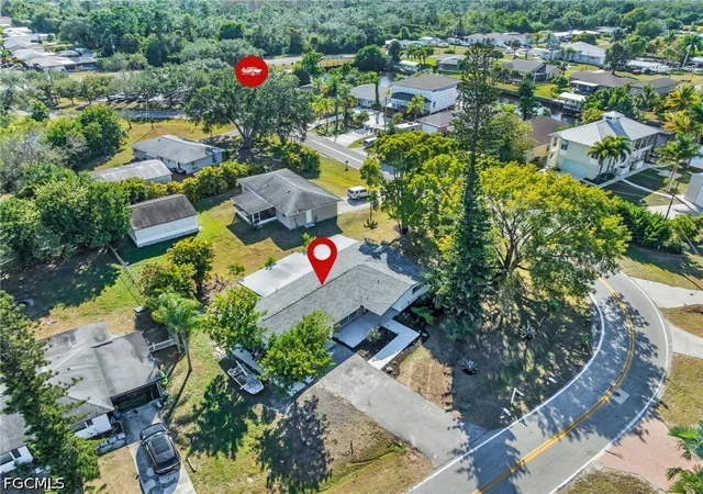 Photo 2 of Single family home for sale at 2114 Davis Blvd, Fort Myers, FL 33905 | MLS# 2026024776 | Listing updated on 2026-09-15