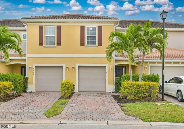 Photo 2 of Sale Pending at 3739 Crofton Ct, Fort Myers, FL 33916 | MLS# 2026024823 | Listing updated on 2026-09-18