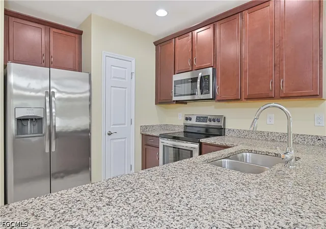 Photo 3 of Sale Pending at 3739 Crofton Ct, Fort Myers, FL 33916 | MLS# 2026024823 | Listing updated on 2026-09-18