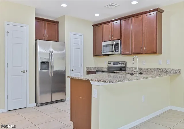 Photo 4 of Sale Pending at 3739 Crofton Ct, Fort Myers, FL 33916 | MLS# 2026024823 | Listing updated on 2026-09-18