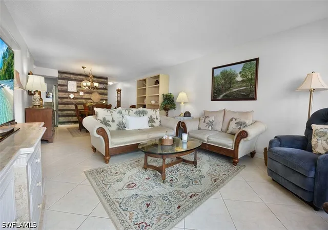 Listing Photo 4 - Condo for sale in building located at 114 Cypress Wy E, Naples, FL 34110 - Unit #D3