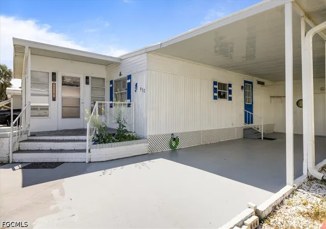 Photo 1 of Manufactured home for sale at 952 Days Ln, North Fort Myers, FL 33917 | MLS# 2026024970 | Listing updated on 2026-09-08