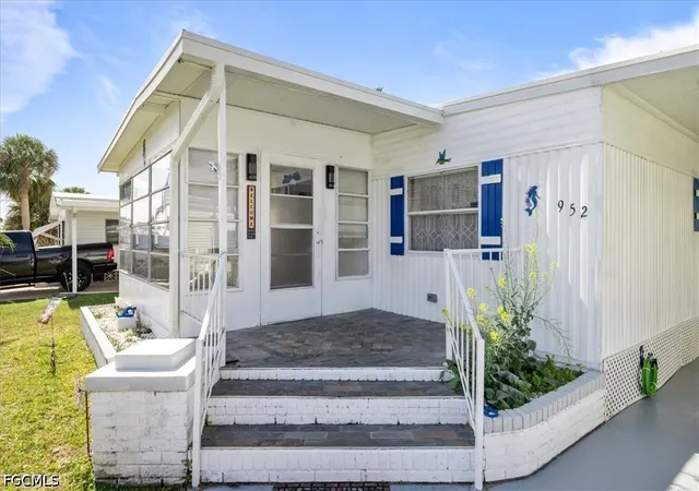 Photo 2 of Manufactured home for sale at 952 Days Ln, North Fort Myers, FL 33917 | MLS# 2026024970 | Listing updated on 2026-09-08