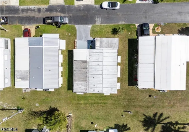 Photo 43 of Manufactured home for sale at 952 Days Ln, North Fort Myers, FL 33917 | MLS# 2026024970 | Listing updated on 2026-09-08