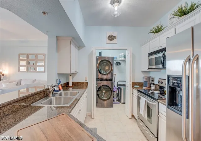 Listing Photo 5 - Condo for sale in building located at 12940 Positano Cir, Naples, FL 34105 - Unit #304