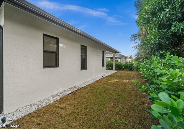 Photo 4 of Single family home for sale at 1916 Jefferson Ave, Fort Myers, FL 33901 | MLS# 226022176 | Listing updated on 2026-09-11