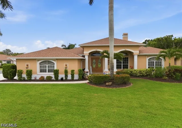 Photo 4 of Single family home for sale at 14760 Royal Oak Ct, Fort Myers, FL 33919 | MLS# 2026025099 | Listing updated on 2026-09-15