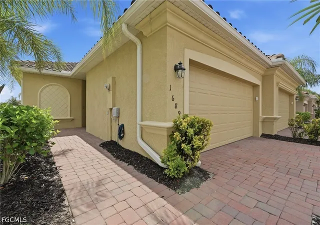 Photo 2 of Townhouse for sale at 1689 Alameda Dr, Naples, FL 34120 | MLS# 2026025239 | Listing updated on 2026-09-16