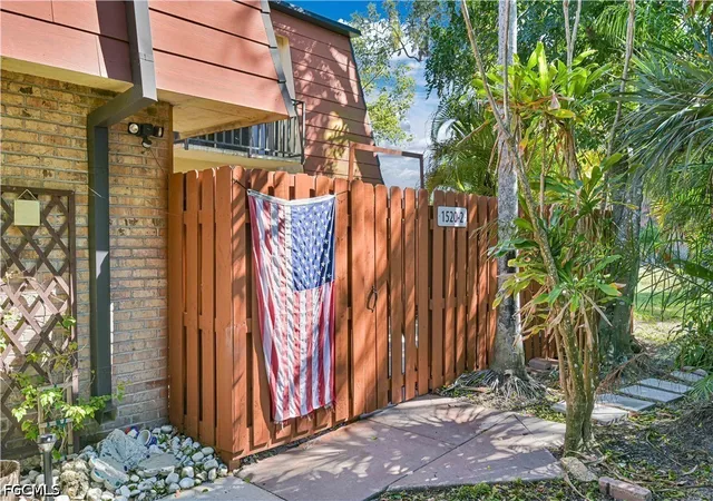Photo 2 of Sale Pending at 1520 Park Meadows Dr #2, Fort Myers, FL 33907 | MLS# 2026025290 | Listing updated on 2026-08-31