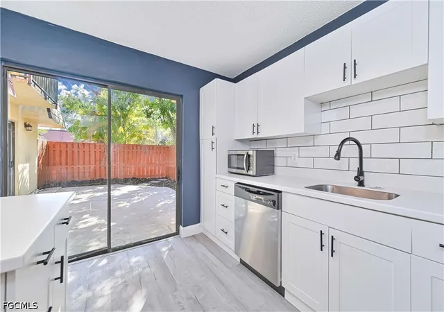 Photo 3 of Sale Pending at 1520 Park Meadows Dr #2, Fort Myers, FL 33907 | MLS# 2026025290 | Listing updated on 2026-08-31