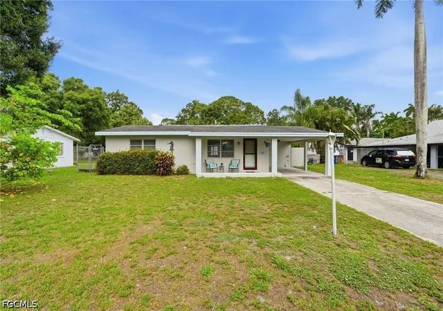 Photo 2 of Single family home for sale at 372 Altamont Ave, Fort Myers, FL 33905 | MLS# 2026025457 | Listing updated on 2026-09-03
