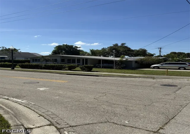 Photo 1 of Single family home for sale at 3647 Kelly St, Fort Myers, FL 33901 | MLS# 2026025462 | Listing updated on 2026-09-15