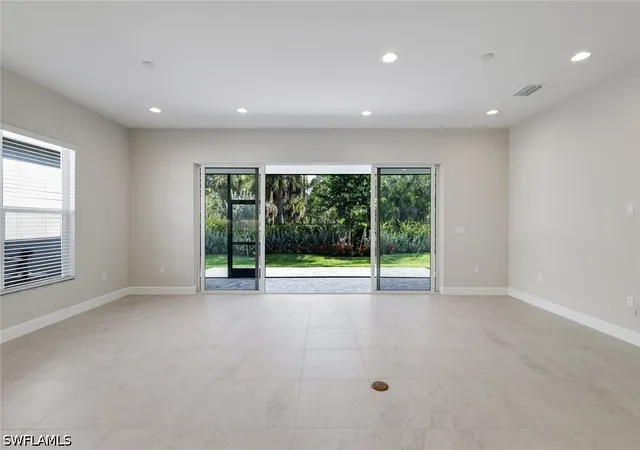 Photo 4 of Single family home for sale at 2565 Kingfisher Dr, Naples, FL 34112 | MLS# 226022174 | Listing updated on 2026-09-05