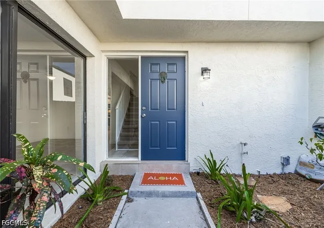 Photo 3 of Townhouse for sale at 11674 Pointe Cir Dr, Fort Myers, FL 33908 | MLS# 2026025531 | Listing updated on 2026-09-21