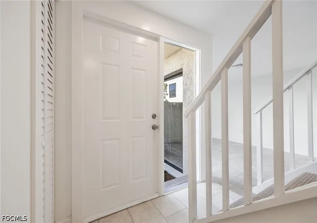 Photo 4 of Townhouse for sale at 11674 Pointe Cir Dr, Fort Myers, FL 33908 | MLS# 2026025531 | Listing updated on 2026-09-21