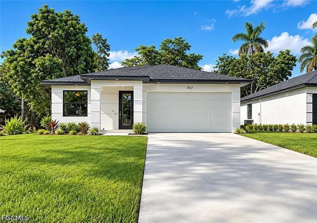 Single family home for sale at 3927 Pearl St, Fort Myers, FL 33916 | MLS# 2026025790