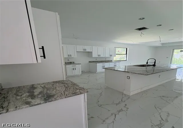 Photo 4 of Single family home for sale at 3927 Pearl St, Fort Myers, FL 33916 | MLS# 2026025790 | Listing updated on 2026-10-05