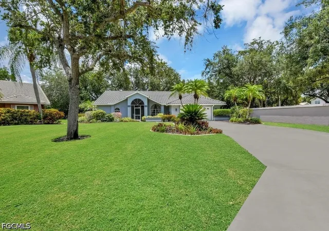 Photo 1 of Single family home for sale at 11481 Bent Pine Dr, Fort Myers, FL 33913 | MLS# 2026025963 | Listing updated on 2026-09-24