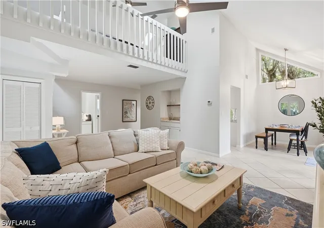 Photo 4 of Sale Pending at 1281 Solana Rd, Naples, FL 34103 | MLS# 226022728 | Listing updated on 2026-09-01