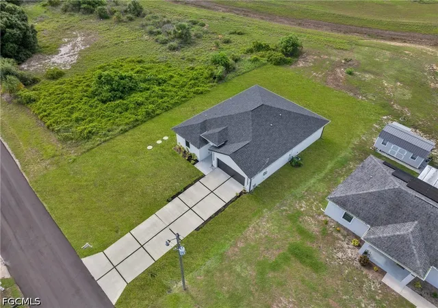 Photo 3 of Sale Pending at 7071 Tide Cir, Labelle, FL 33935 | MLS# 2026026134 | Listing updated on 2026-10-05