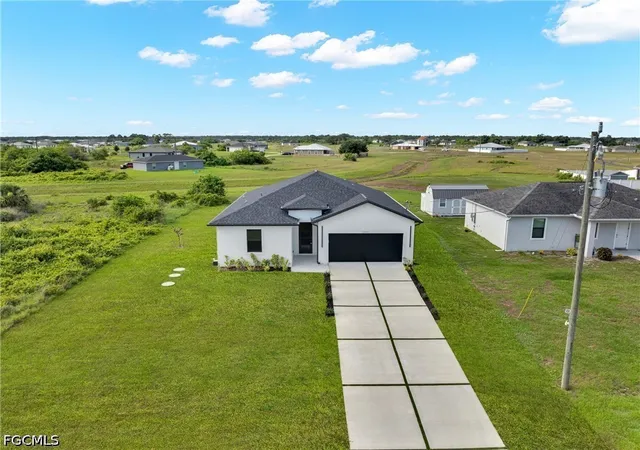 Photo 4 of Sale Pending at 7071 Tide Cir, Labelle, FL 33935 | MLS# 2026026134 | Listing updated on 2026-10-05