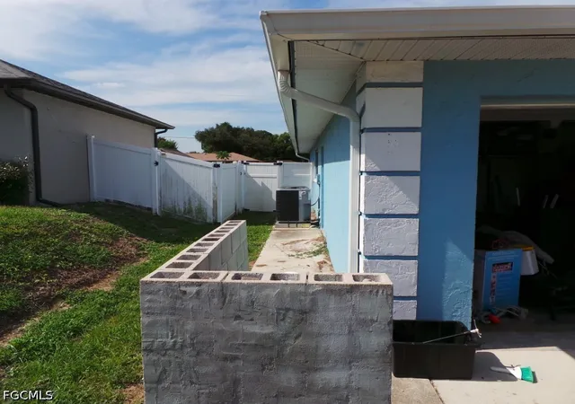 Photo 4 of Sale Pending at 7226 Kumquat Rd, Fort Myers, FL 33967 | MLS# 2026026163 | Listing updated on 2026-09-08