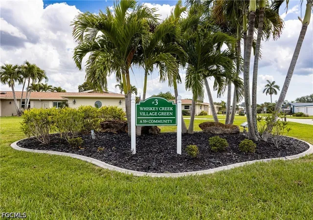 Photo 3 of Townhouse for sale at 5585 Hamlet Ln, Fort Myers, FL 33919 | MLS# 2026026220 | Listing updated on 2026-09-08