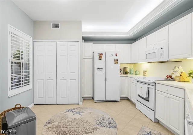 Listing Photo 4 - Condo for sale in building located at 10105 Colonial Country Clb Blvd, Fort Myers, FL 33913 - Unit #2504