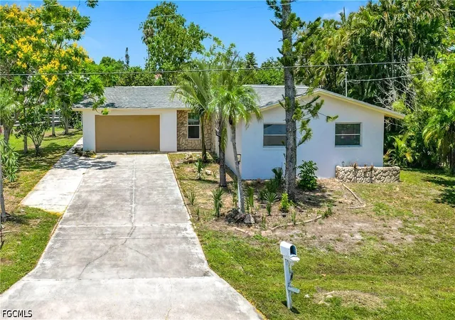 Photo 1 of Single family home for sale at 2137 Saint Croix Ave, Fort Myers, FL 33905 | MLS# 2026026418 | Listing updated on 2026-09-13