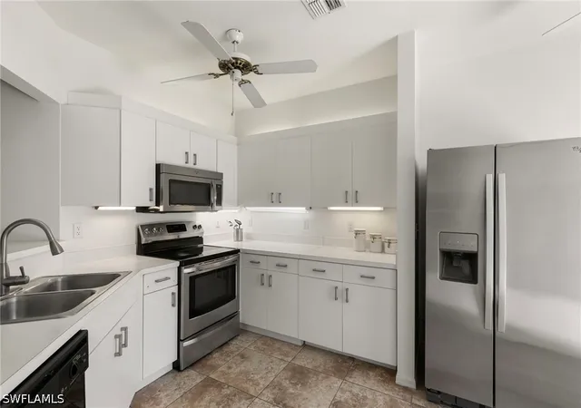 Listing Photo 5 - Condo for sale in building located at 3745 Fieldstone Blvd, Naples, FL 34109 - Unit #1102