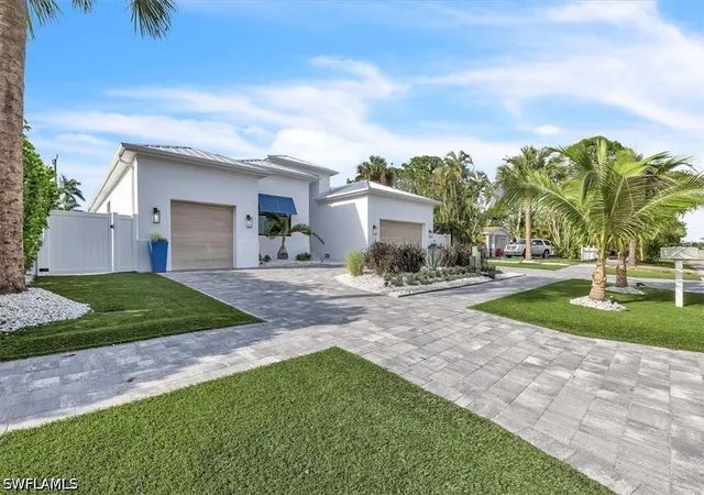 Photo 2 of Single family home for sale at 1187 22nd Avenue N, Naples, FL 34103 | MLS# 226023579 | Listing updated on 2026-09-13