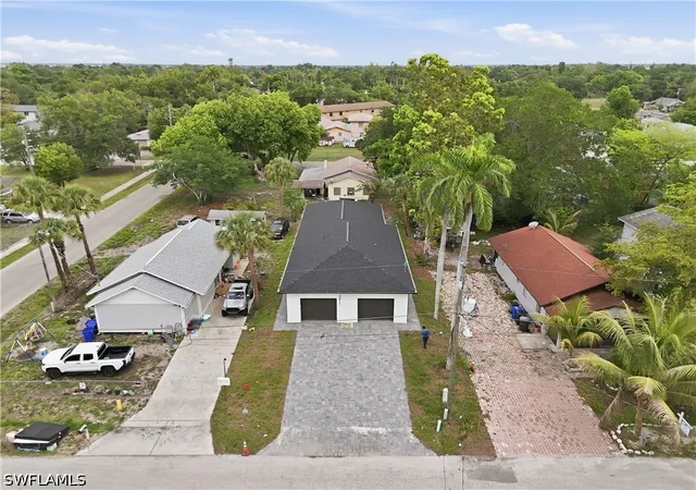 Photo 3 of Single family home for sale at 3811 Pearl St, Fort Myers, FL 33916 | MLS# 226023667 | Listing updated on 2026-09-30