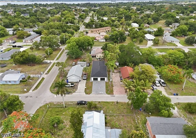 Photo 3 of Single family home for sale at 3811 Pearl St, Fort Myers, FL 33916 | MLS# 226023667 | Listing updated on 2026-09-30