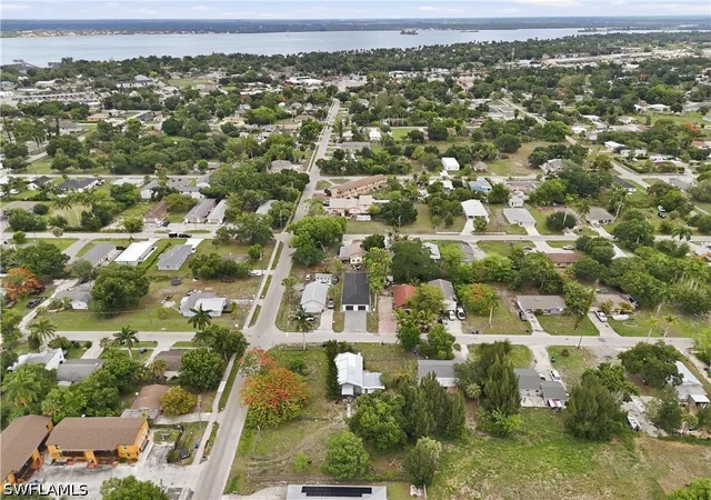 Photo 4 of Single family home for sale at 3811 Pearl St, Fort Myers, FL 33916 | MLS# 226023667 | Listing updated on 2026-09-30