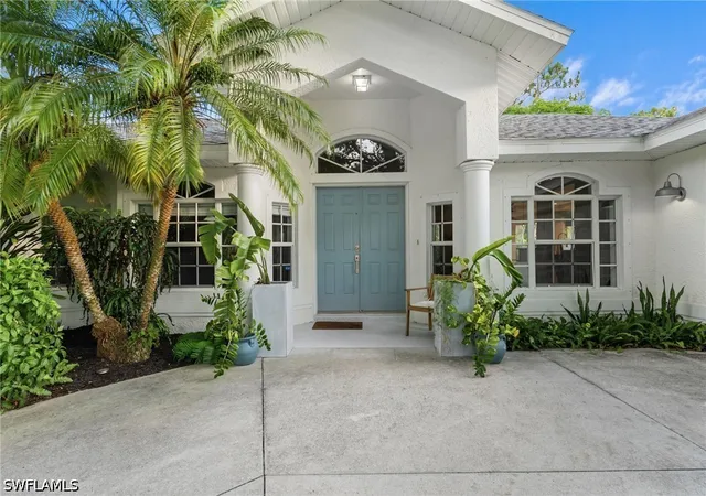 Photo 2 of Sale Pending at 20 Heritage Way, Naples, FL 34110 | MLS# 226023570 | Listing updated on 2026-09-04
