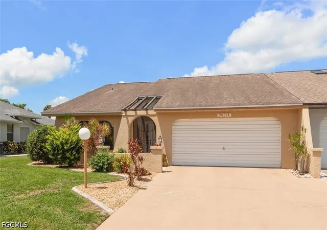Photo 3 of Townhouse for sale at 20014 Lake Vista Cir, Lehigh Acres, FL 33936 | MLS# 2026027189 | Listing updated on 2026-09-09