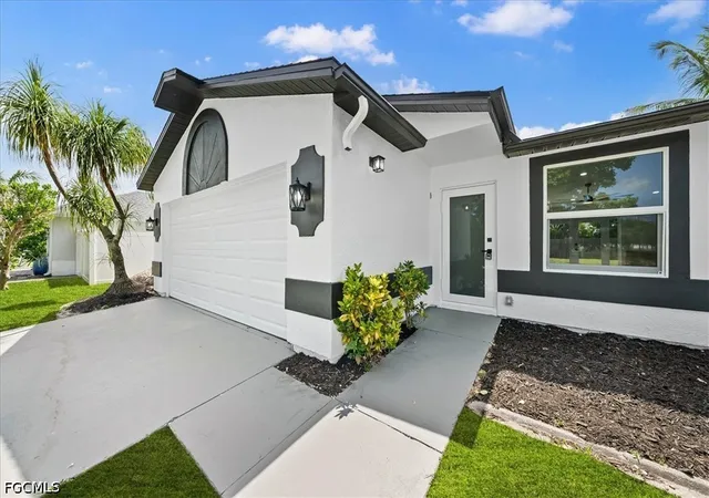 Photo 3 of Sale Pending at 2931 Sw 11th Court, Cape Coral, FL 33914 | MLS# 2026027201 | Listing updated on 2026-09-14