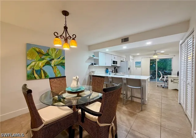 Listing Photo 5 - Condo for sale in building located at 28940 Bermuda Pointe Cir, Bonita Springs, FL 34134 - Unit #102