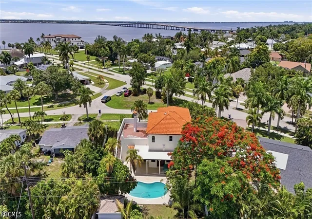 Photo 4 of Single family home for sale at 1358 Hopedale Dr, Fort Myers, FL 33919 | MLS# 2026027271 | Listing updated on 2026-09-02