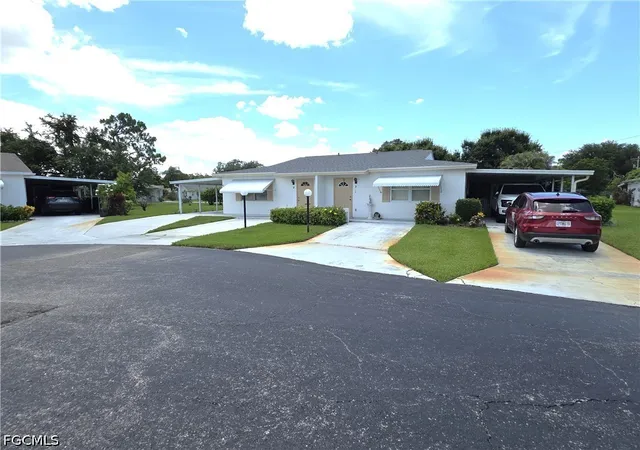Photo 2 of Townhouse for sale at 1 Dutch Iris Ln, Lehigh Acres, FL 33936 | MLS# 2026027299 | Listing updated on 2026-09-15