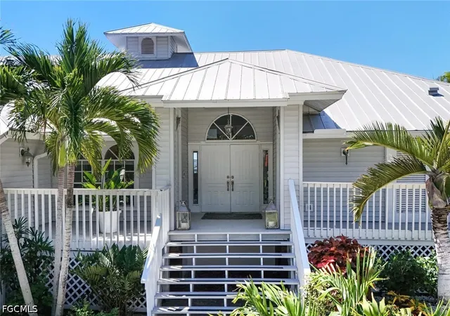 Photo 3 of Single family home for sale at 656 Coral Dr, Cape Coral, FL 33904 | MLS# 2026027457 | Listing updated on 2026-09-02