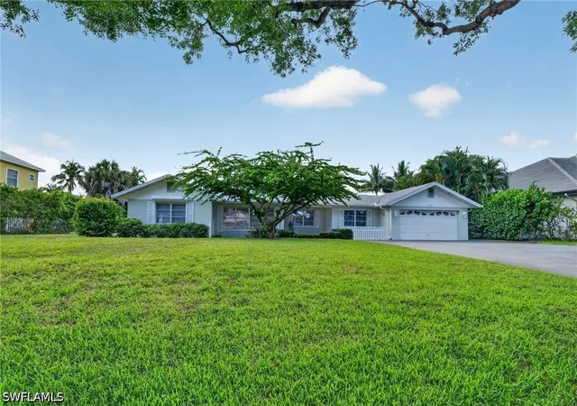 Photo 3 of Single family home for sale at 1608 Crayton Rd, Naples, FL 34102 | MLS# 226023942 | Listing updated on 2026-09-09