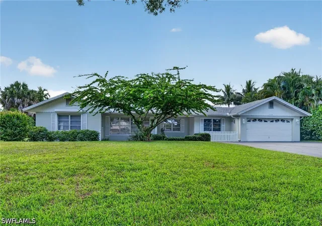 Photo 4 of Single family home for sale at 1608 Crayton Rd, Naples, FL 34102 | MLS# 226023942 | Listing updated on 2026-09-09