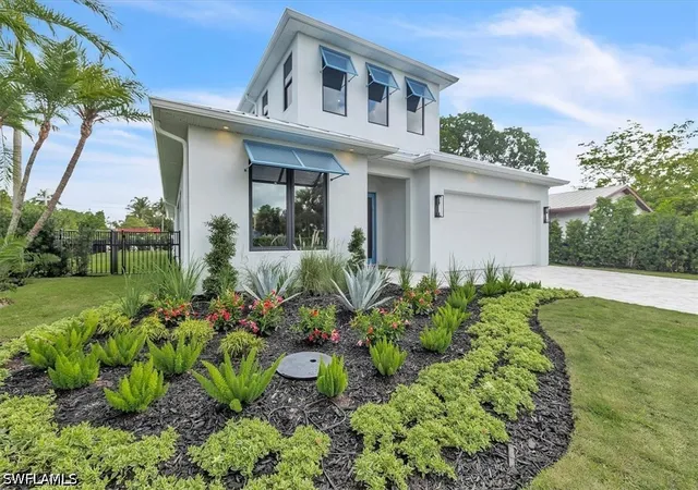 Photo 3 of Single family home for sale at 1009 29th Avenue N, Naples, FL 34103 | MLS# 226024250 | Listing updated on 2026-09-13