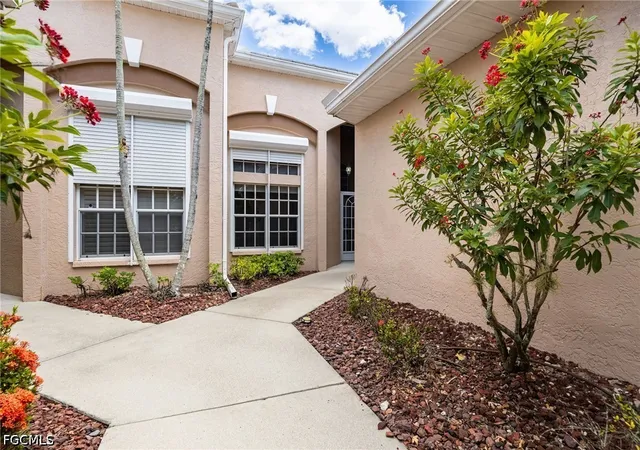 Photo 2 of Townhouse for sale at 14233 Patty Berg Dr, Fort Myers, FL 33919 | MLS# 2026027970 | Listing updated on 2026-09-12